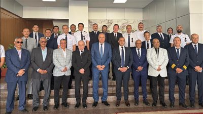 وزير الطيران يتابع تشغيل الأنظمة الرادارية الحديثة بمطار القاهرة ويؤكد تطوير الملاحة الجوية