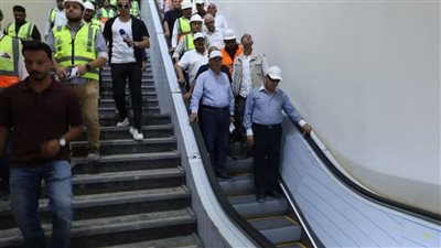 وزير النقل يتفقد الخط الأول من القطار الكهربائي السريع استعدادًا لبدء التشغيل التجريبي بدون ركاب