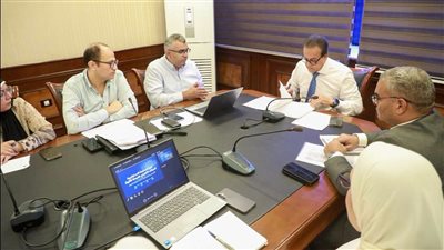 وزير الصحة يعقد اجتماعاً لمتابعة الموقف التنفيذي لخطط التطوير والإنشاء لمنظومة التأمين الصحي الشامل بمحافظات المرحلة الثانية