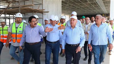 وزير النقل يتفقد أعمال القطار السريع استعدادًا للتشغيل التجريبي بدون ركاب قريبًا