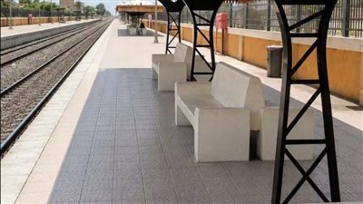 السكة الحديد توضح حقيقة المقاعد بمحطات القطارات