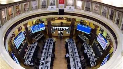 ارتفاع طفيف للمؤشر الرئيسي للبورصة المصرية بداية التعاملات.. وراميدا تتصدر الأسهم الرابحة