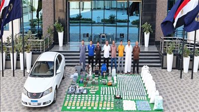 الداخلية تضبط 8 عناصر إجرامية بحوزتهم مخدرات بـ900 مليون جنيه قبل تهريبها للخارج