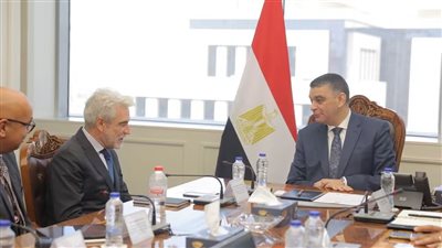 الشراء الموحد تبحث مع IQVIA تعزيز التحول الرقمي وتطوير منظومات البيانات الصحية