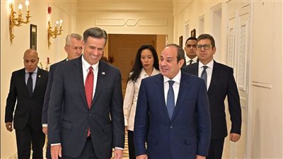 السيسي يستقبل مدير المخابرات الأمريكية ويشدد على الحلول السي