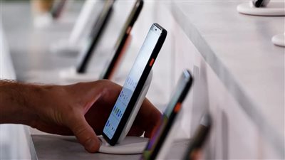 رئيس شعبة المحمول: رسوم الـ38.5% تضغط على سوق الهواتف.. والأ    